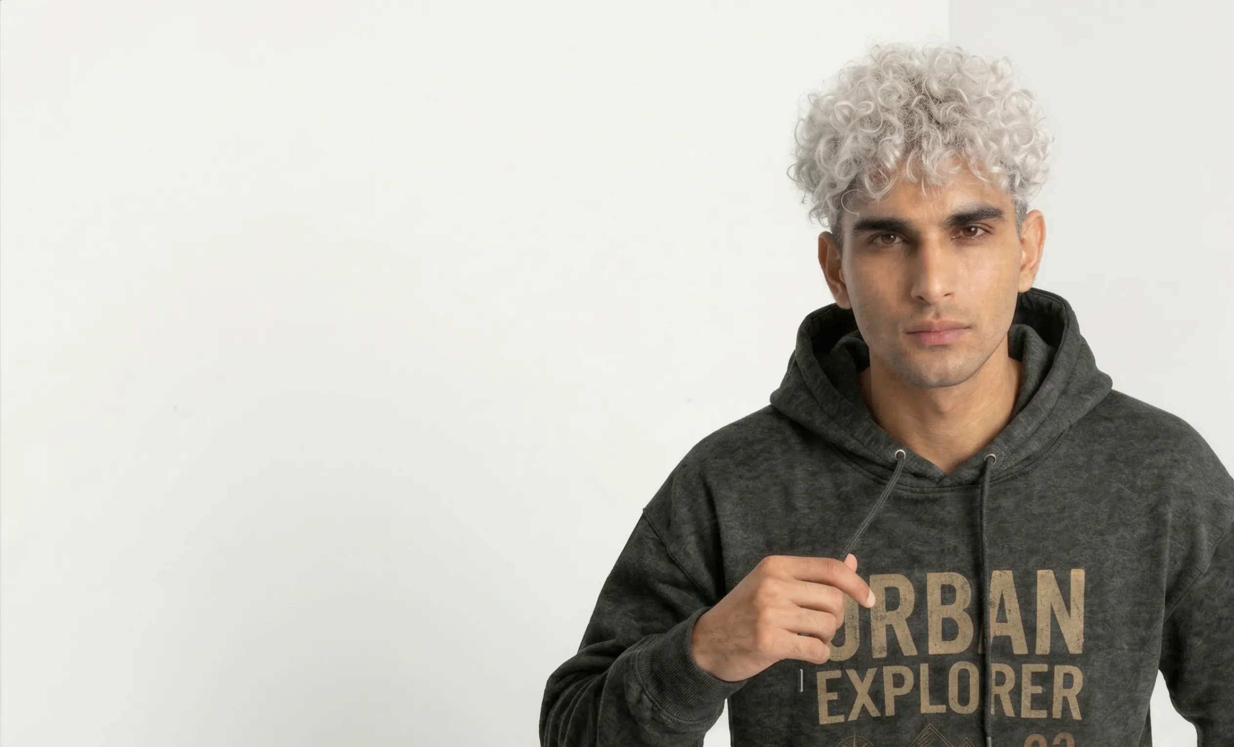 Vestido midi azul real — Atelier AI